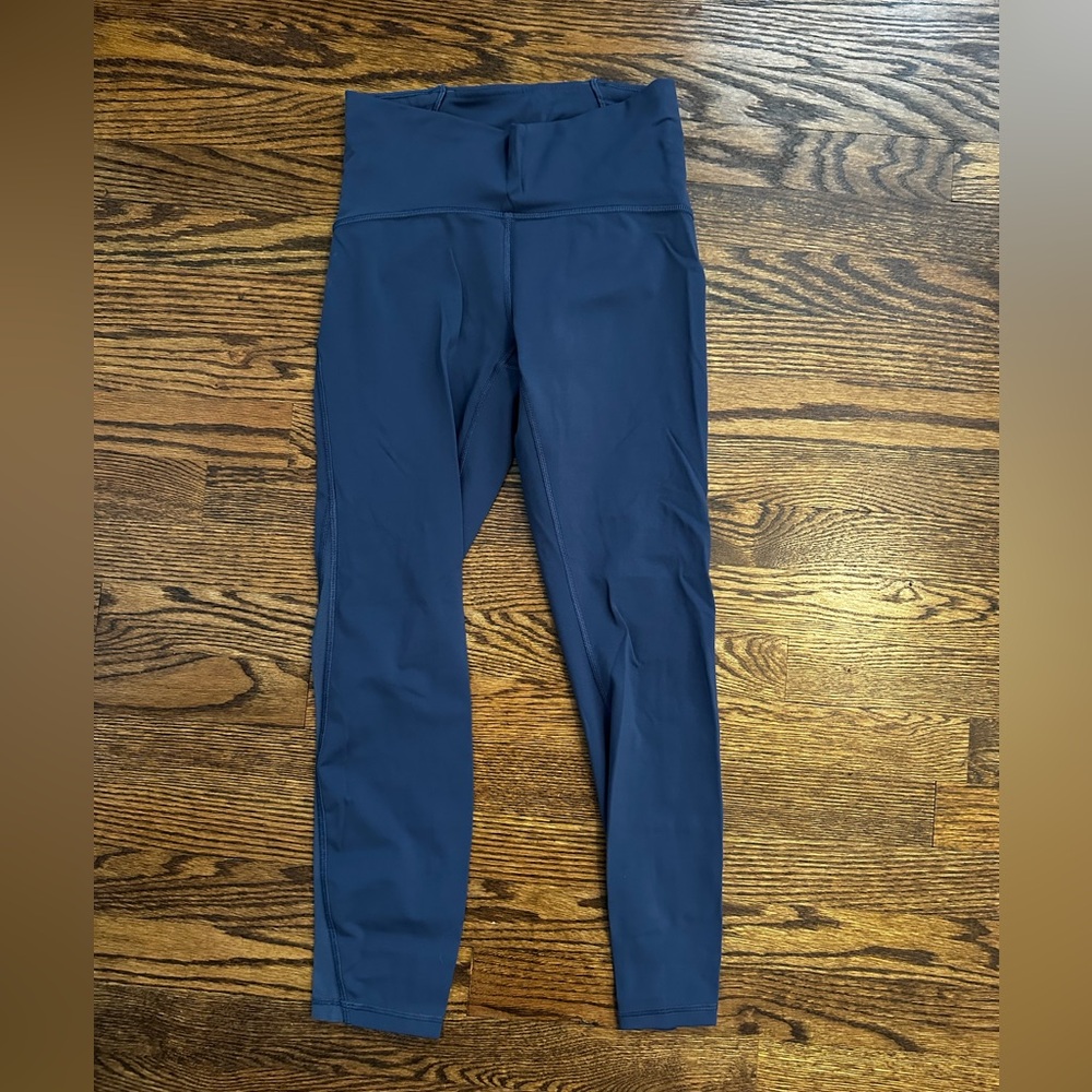 Lululemon Luxtreme 25” dusty blue tight size 6